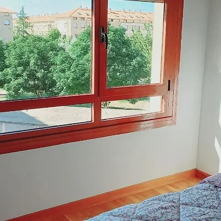 Con 2 Y 2 Banos Junto A *