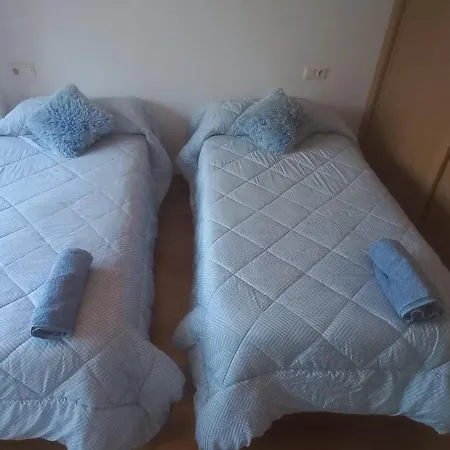 Apartment Con 2 Y 2 Banos Junto A *