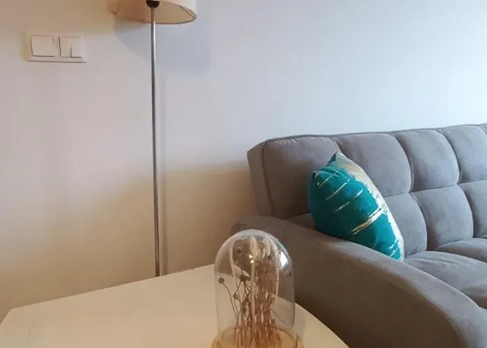 Con 2 Y 2 Banos Junto A Διαμέρισμα *