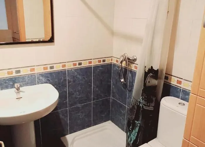 Con 2 Y 2 Banos Junto A Διαμέρισμα *